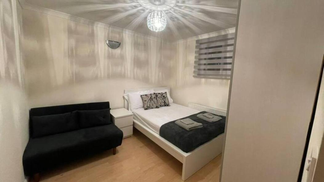 Entire 3 Bedroom Home - Minutes To Emirates Stadium! Londen Buitenkant foto